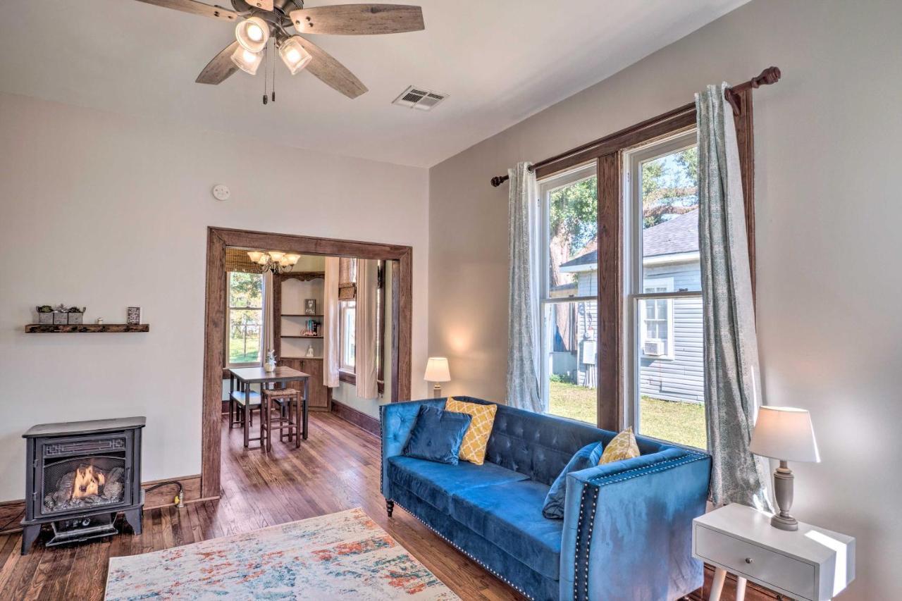 Lake Charles Cottage With Fireplace And Yard! Luaran gambar