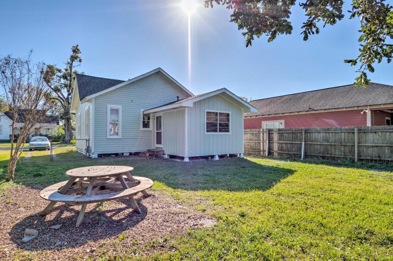 Lake Charles Cottage With Fireplace And Yard! Luaran gambar